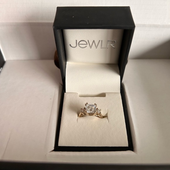 3 Stone Cushion Cut Duchess Ring - Picture 2 of 5